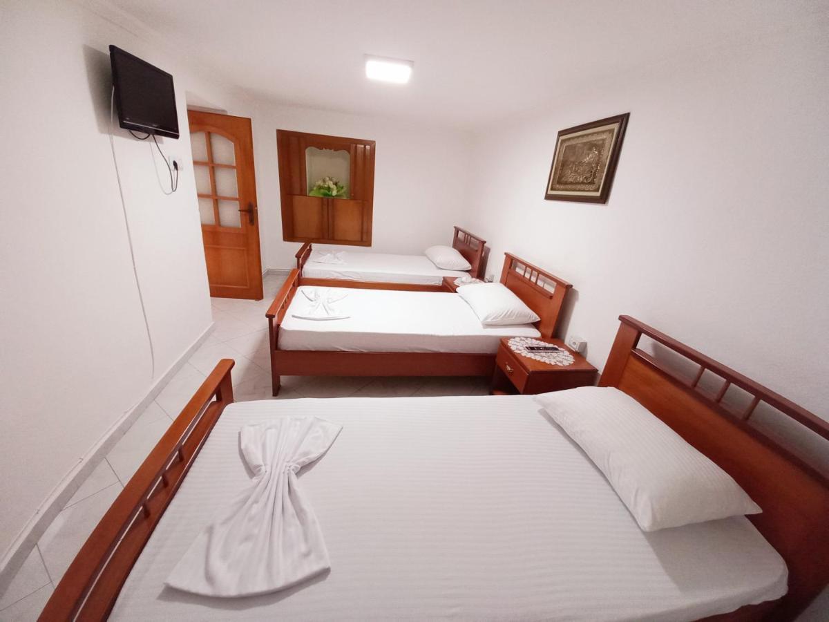 Sokolli Guest House Gjirokastër Eksteriør billede