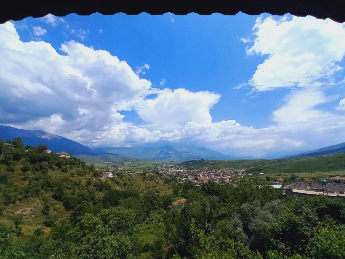 Sokolli Guest House Gjirokastër Eksteriør billede