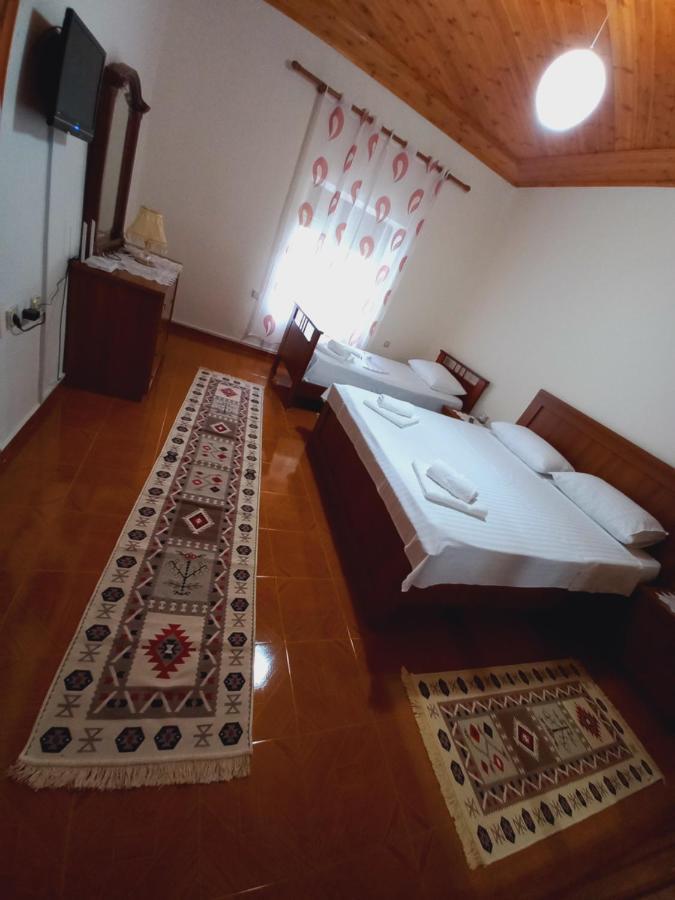 Sokolli Guest House Gjirokastër Eksteriør billede