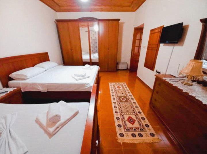 Sokolli Guest House Gjirokastër Eksteriør billede