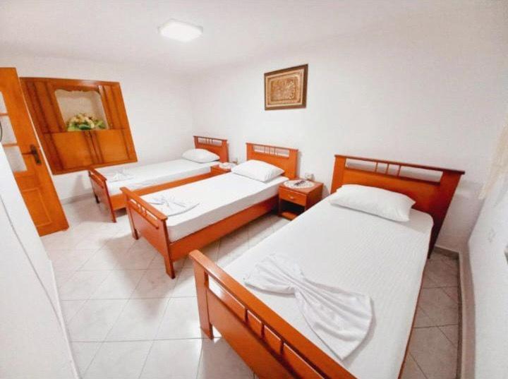 Sokolli Guest House Gjirokastër Eksteriør billede