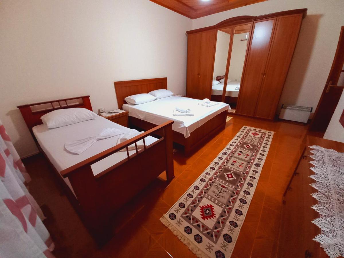 Sokolli Guest House Gjirokastër Eksteriør billede