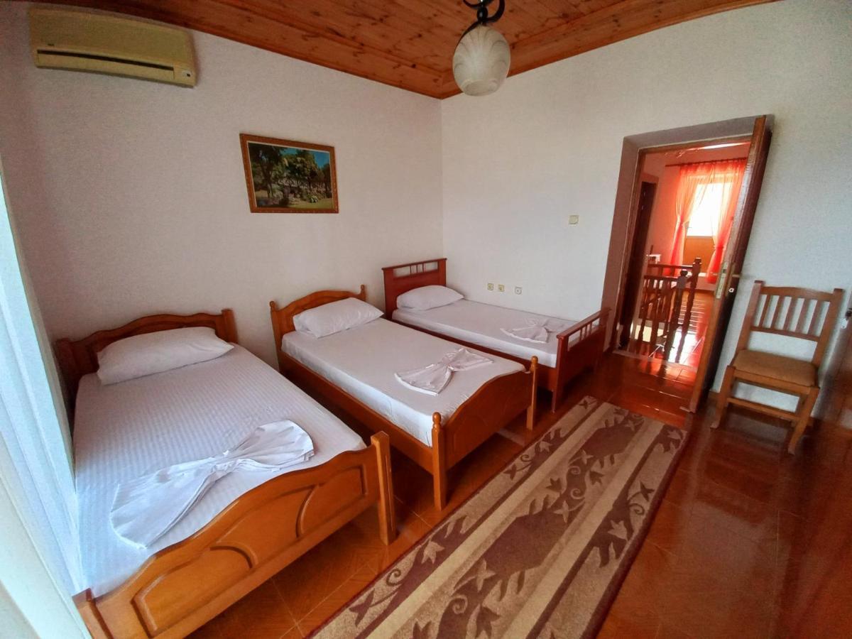 Sokolli Guest House Gjirokastër Eksteriør billede