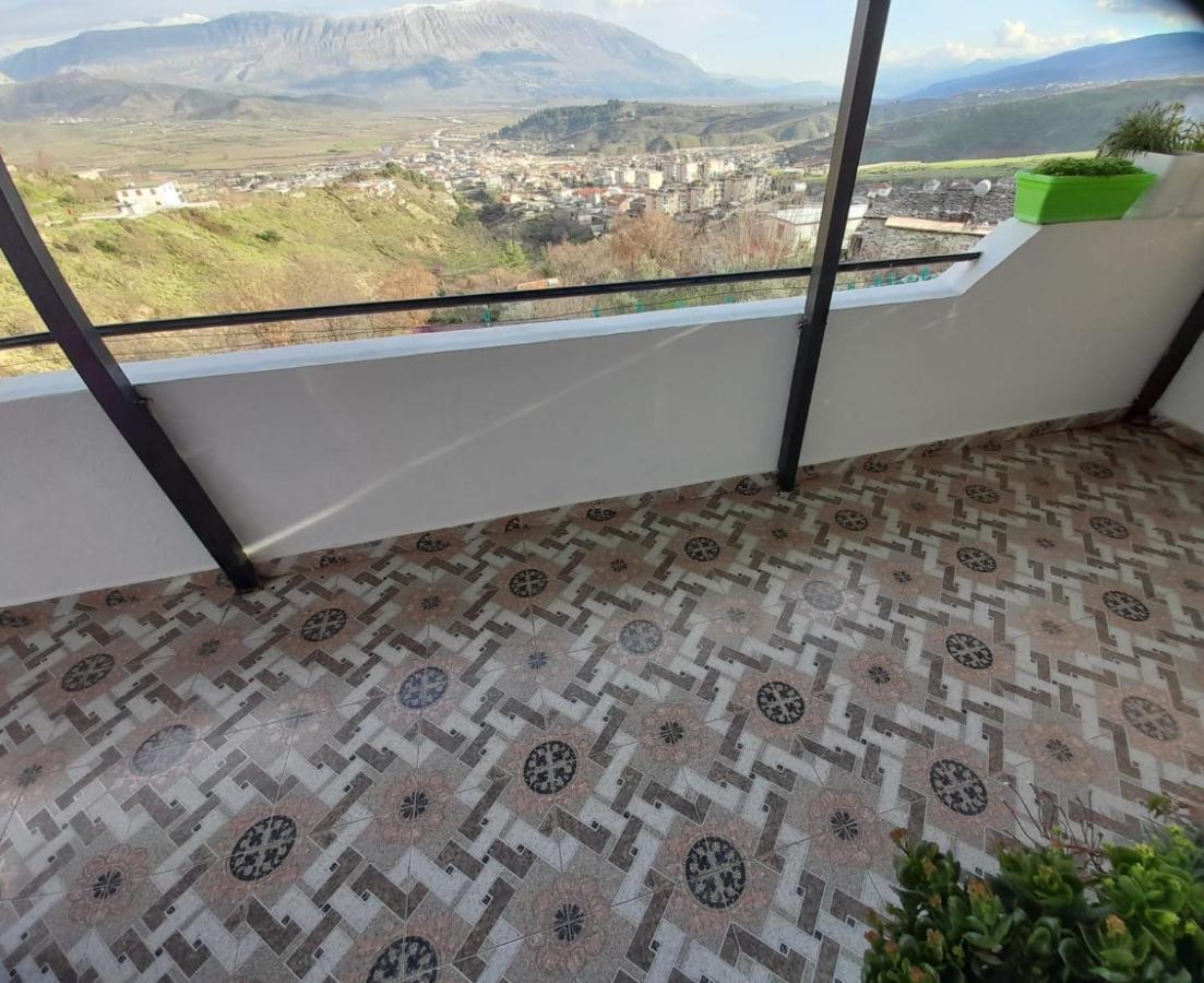 Sokolli Guest House Gjirokastër Eksteriør billede