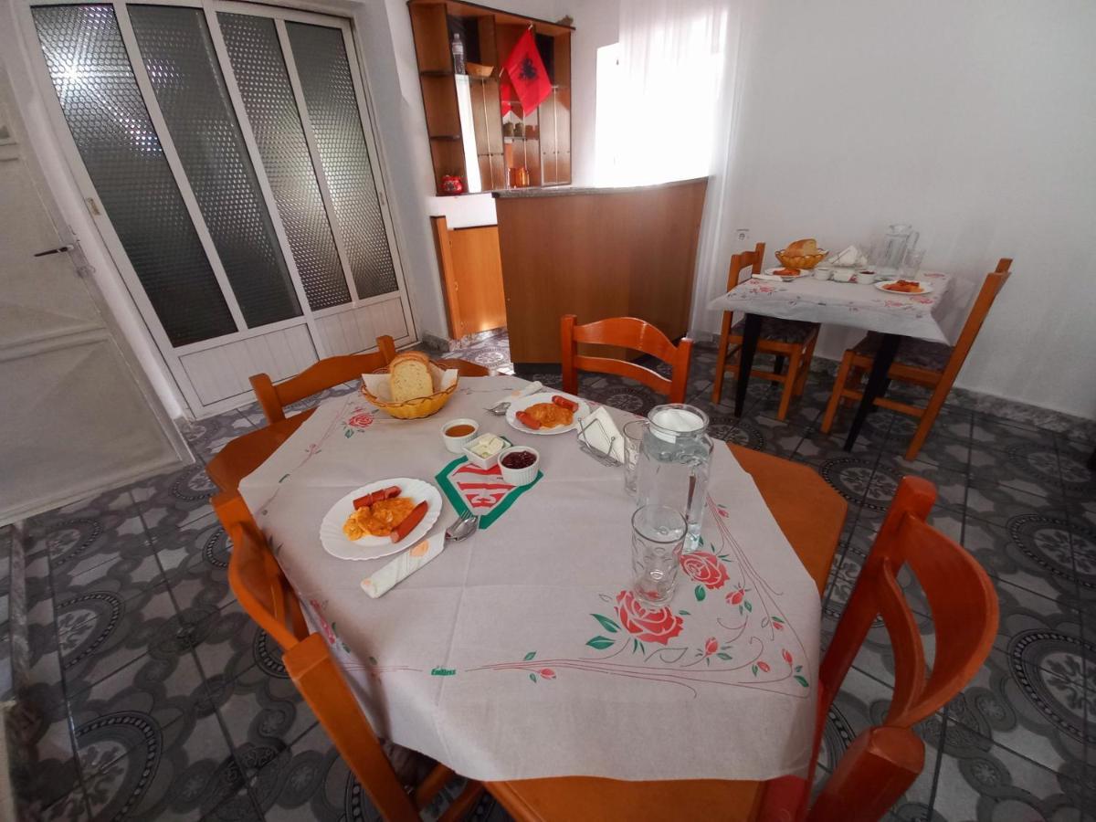 Sokolli Guest House Gjirokastër Eksteriør billede