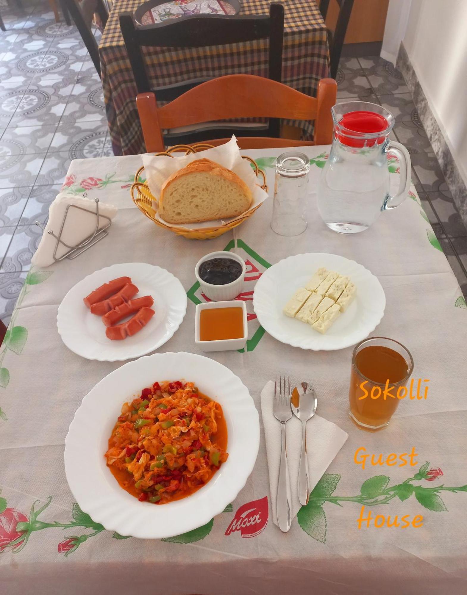 Sokolli Guest House Gjirokastër Eksteriør billede