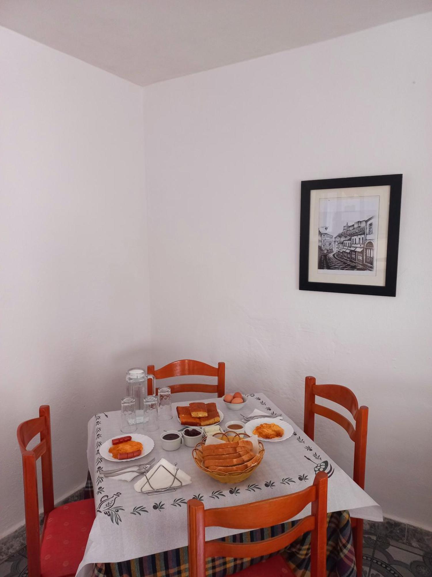 Sokolli Guest House Gjirokastër Eksteriør billede